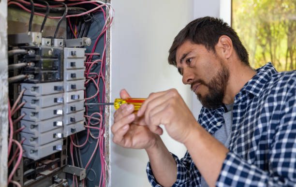 Best Electrician Near Me  in Hoisington, KS